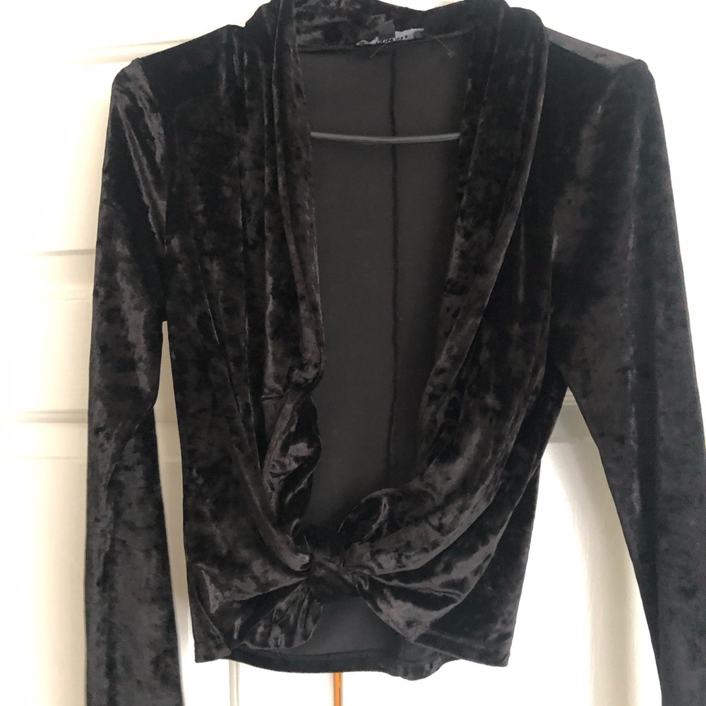 Black crop top - Picture 2 of 5